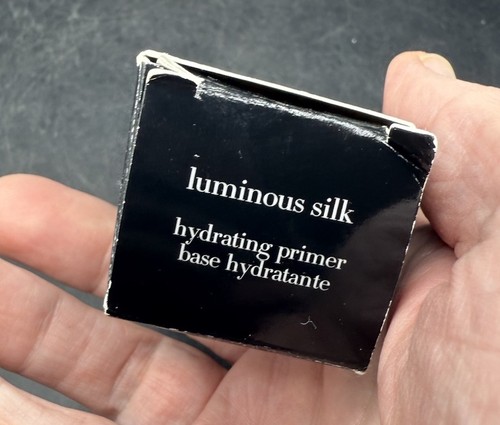 Giorgio Armani Luminous Silk Hydrating Primer Face Makeup Foundation 30ml 1oz - Picture 5 of 10