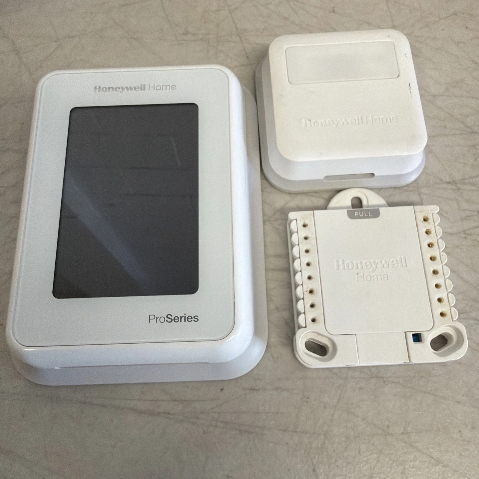 Honeywell T10 Pro Smart Programmable Thermostat THX321WF2001W- With Sensor #8327