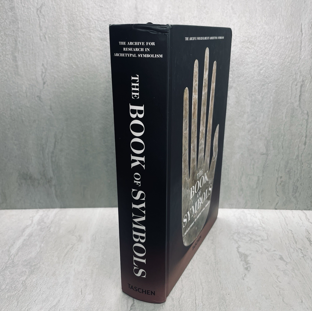 The Book of Symbols: Reflections on Archetypal Images Taschen 2010