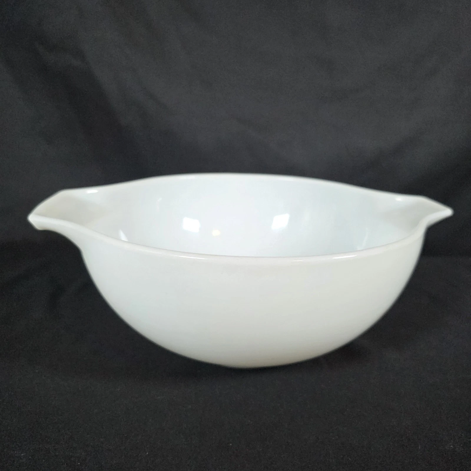 Vintage Pyrex 443 Cinderella Mixing Bowl 2.5 Quart White Milk Glass USA Ovenware
