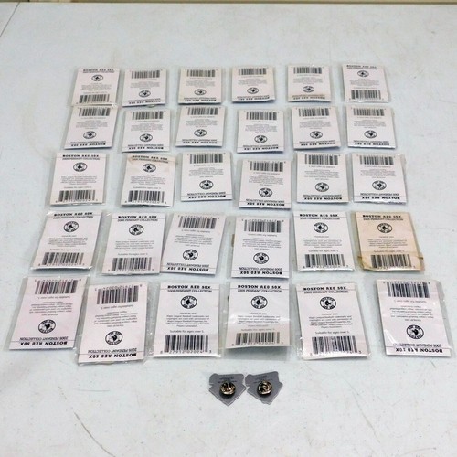 Lot of 32 Boston Red Sox Pendants 2005 Pendant Collection 30 Sealed 2 Opened - Picture 7 of 7