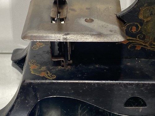VTG. German Made British Zone Casige Child & Wolf Childrens Sewing Machine - Picture 10 of 24