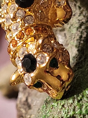 Giorgio Crouching Leopard Panther Gold Tone Clear Rhinestone Black Dots Brooch - Picture 3 of 16