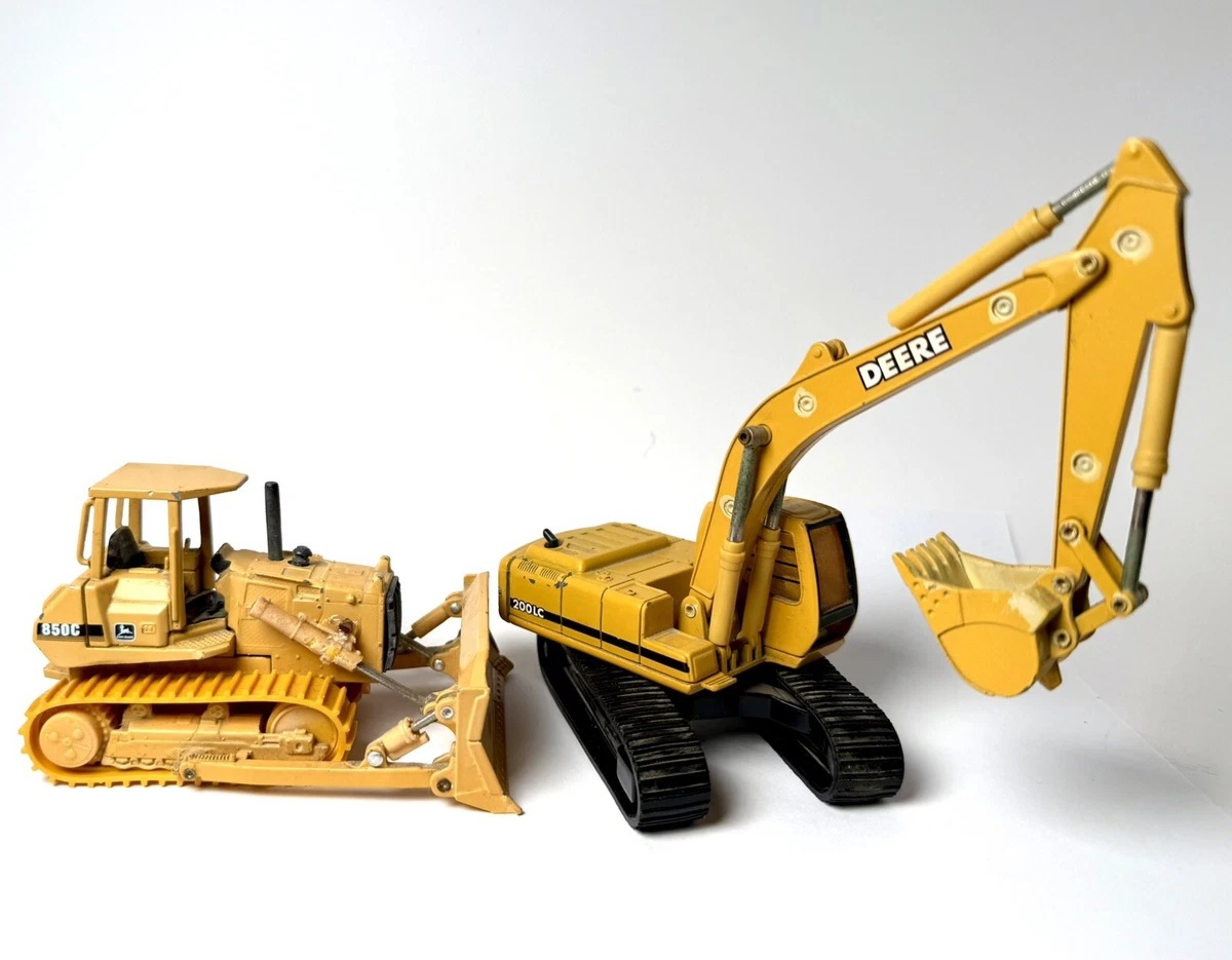JOHN DEEREブルドーザー　ミニカー John Deere 1:64 Scale Bulldozer Contemporary Manufacture Diecast