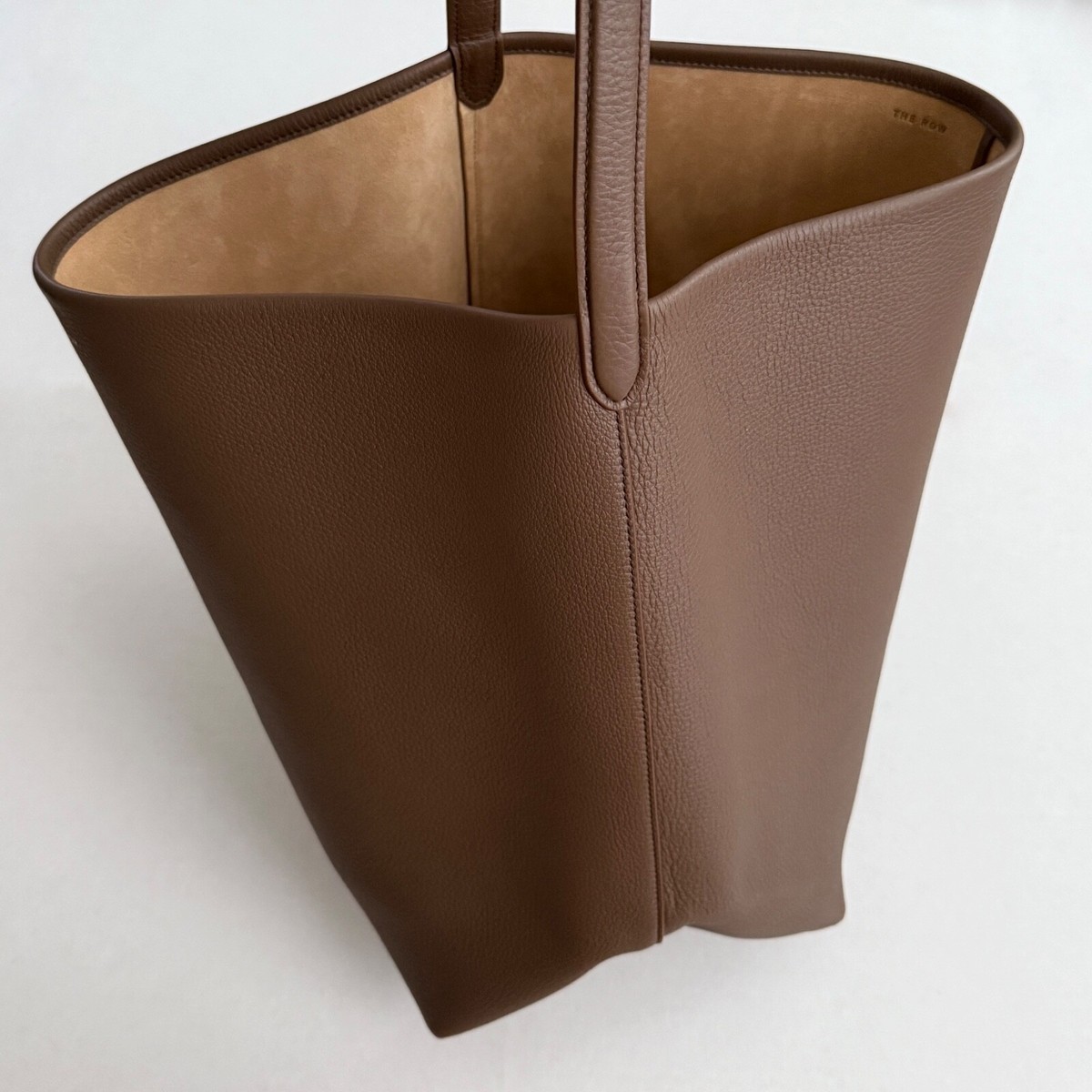 THE ROW Large N/S Park Tote Bag in Dark Olive Leather | eBay THE ROW Large N/S Park Tote Bag in Dark Olive Leather | eBay