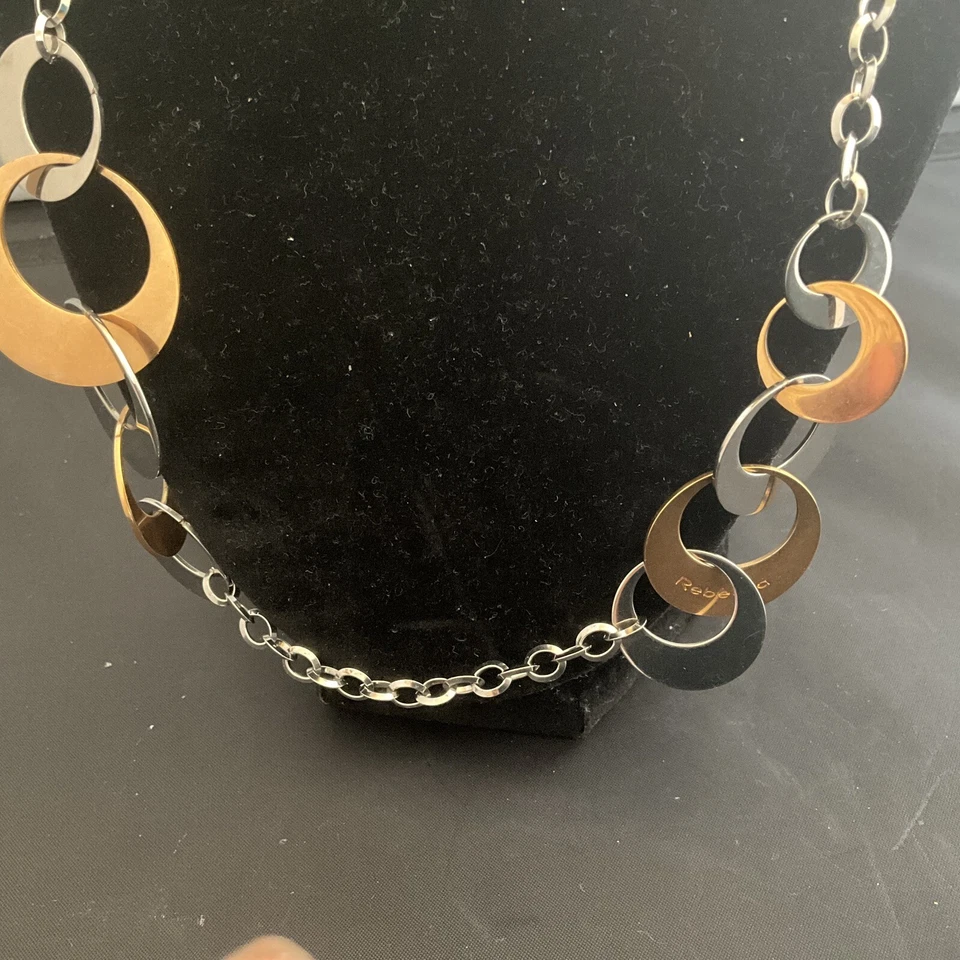 Colar de disco em dois tons Rebecca - Imagem 2 de 4