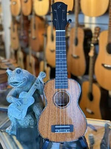 Kamehameha Ukulele KS-19 Soprano Solid Top Mahogany High Gloss W/BAG/TUNER/STRAP