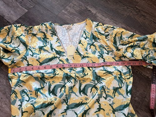 NEW! Jodifl Woman’s Boutique Tunic Top Yellow Green White Silky Size MEDIUM 8 - Picture 11 of 13