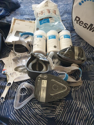 ResMed Airsense 10 CPAP Machine Sleep Apnea Complete In Carry Case plus extra - Picture 4 of 9