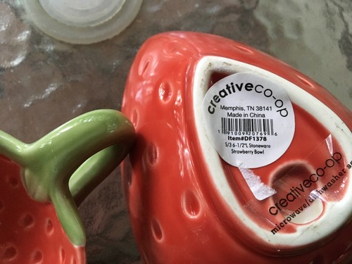 Creative Co-Op Stoneware Strawberry Handled Prep Bowls Set of 3 + Salt Pepper - Picture 4 of 8