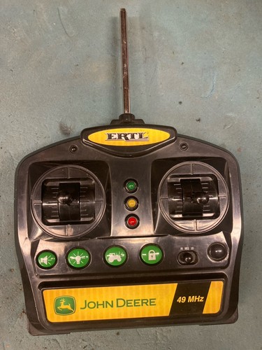 24” ERTL John Deere 9520 Radio Remote Controlled Tractor RC 1:16 Farm Toy - Picture 18 of 19