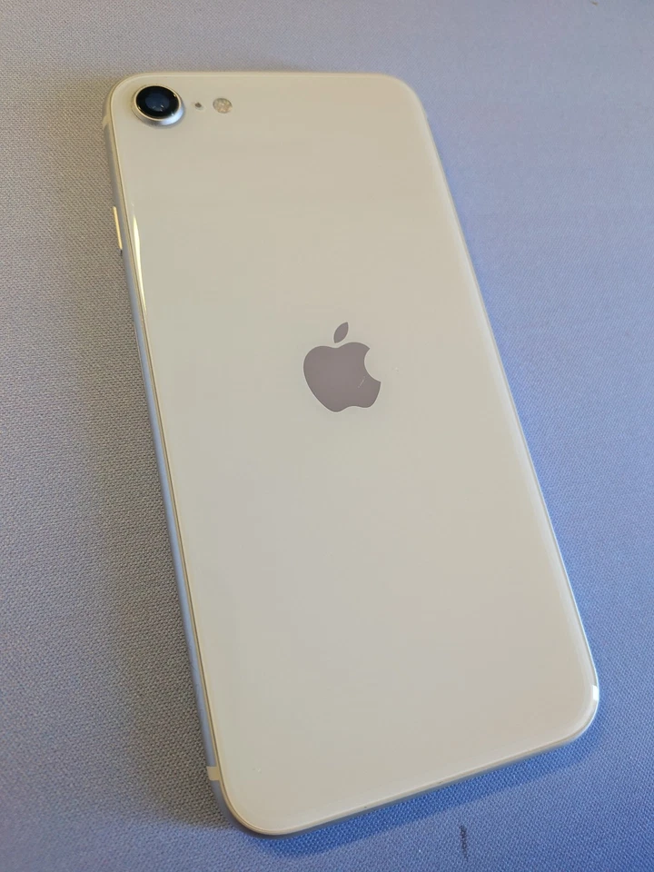 Apple iPhone SE (2022) · 128GB, foto 2 di 3