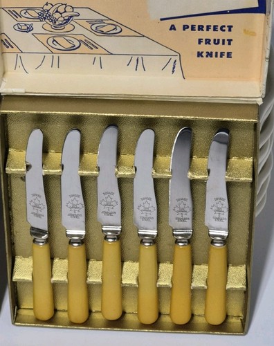 Vintage The Dinkee Spreader 6 Knife and Cocktail Fork Set with Bakelite Handles - Picture 3 of 12