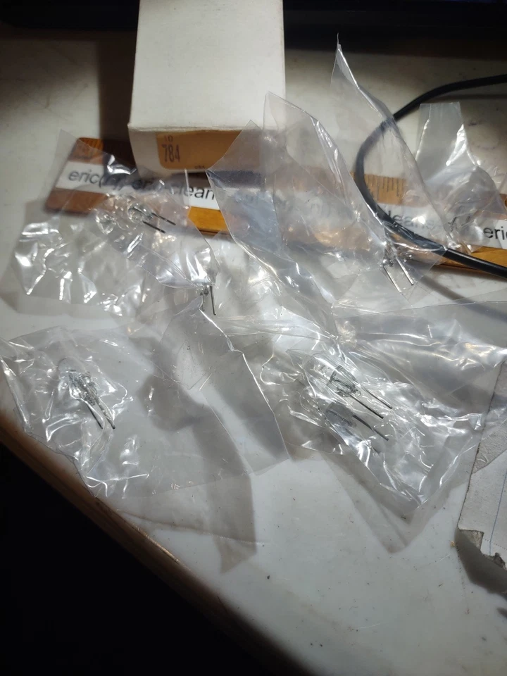 Sunray 784 Miniature Low Voltage Bulbs 6 Volt 6 Watt T2.25 G4 Base BOX OF 10 - Image 4 of 4