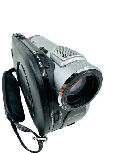 Sony Handycam DCR-DVD308 Digital Camcorder with Battery/Microphone Bluetooth U3 - Picture 4 of 8