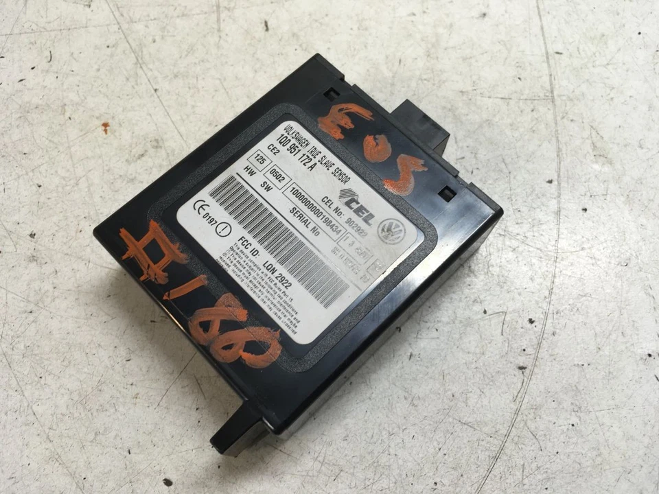 VOLKSWAGEN EOS (2008) ANTI THEFT ALARM MODULE 1Q0951172A 1Q0951172A - Image 3 of 4