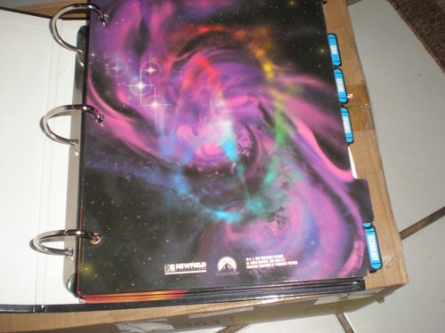 Star Trek UNIVERSE Binder 1997 Newfield / Paramount Pictures Packed Full VGC - Picture 2 of 14