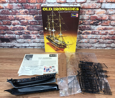 1971 Revell 1/196 Scale Old Ironside USS Constitution Vintage Ship Model H319