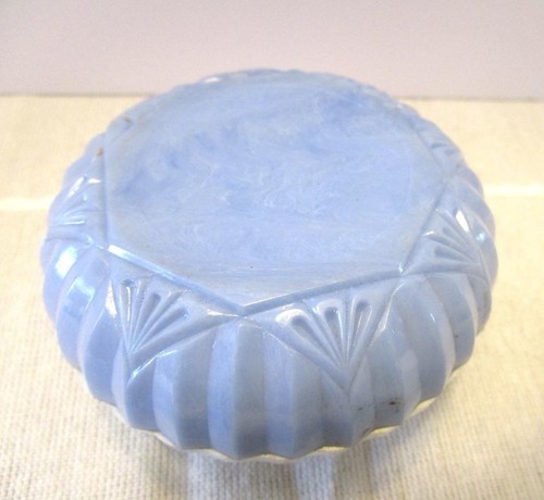 Vintage Celluloid Round Powder Box Floral Rose Lapin Cream Lid/Blue Base - Picture 4 of 4