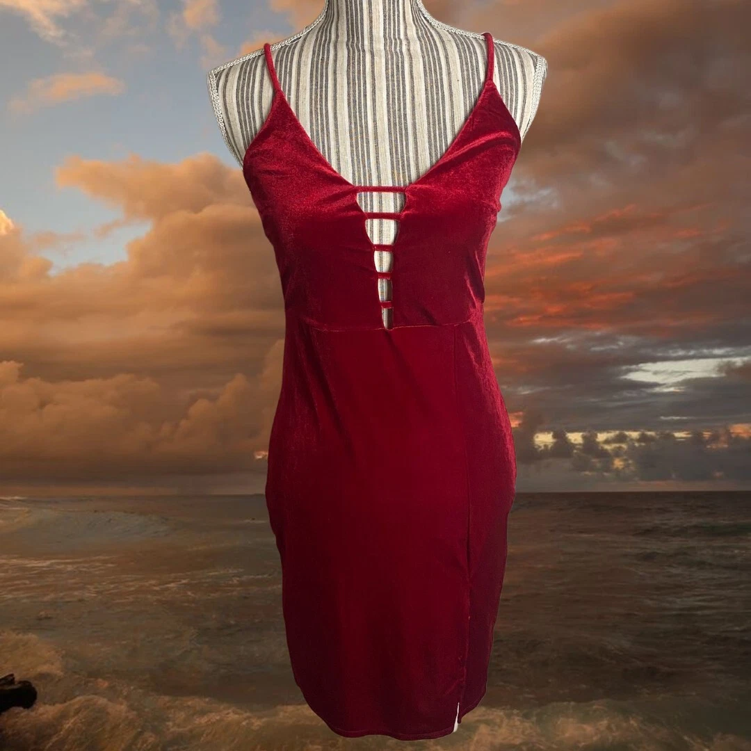NWOT Forever 21 Size Large Red Velvet Party Evening GirlsNight Club Cutout Dress
