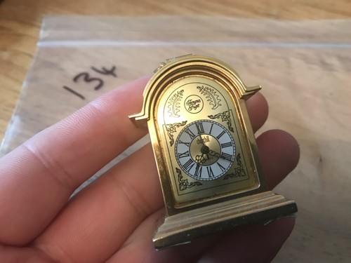 Miniature Quartz clocks and other makes. Over 100 clocks - Foto 264 di 470