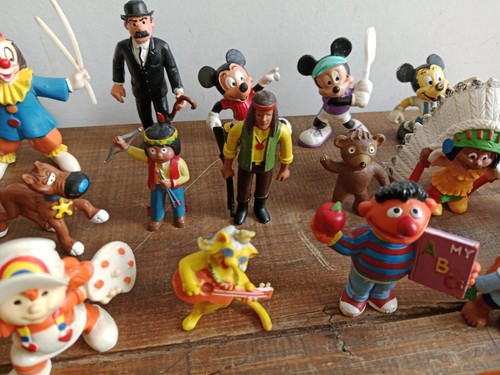 25 PVC FROM DIFFERENT COLLECTION - MAIA BORGES, DISNEY, BULLS, GERMANY, PORTUGAL - Picture 6 of 14