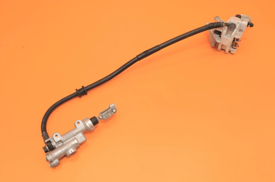 2009 05-16 CRF450R CRF450 задняя тормозная система суппорт кронштейн главный цилиндр шланг - Изображение 3 из 4