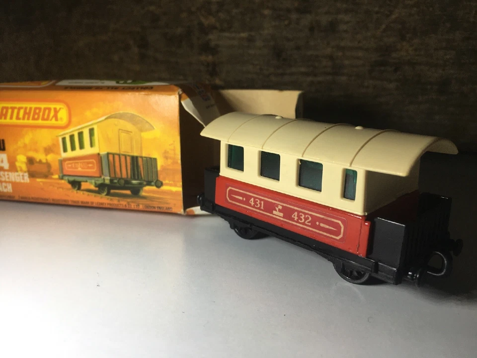 Matchbox Eisenbahn Zug Wagon no.44 in OVP Passenger Coach UNBESPIELT ! Railway - Bild 3 von 4