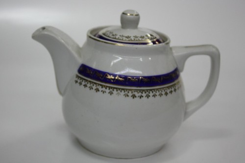 Old Cmielow Polish Porcelain TeaPot 50's White with Cobalt & Gold Tea Pot Rare - Picture 7 of 9