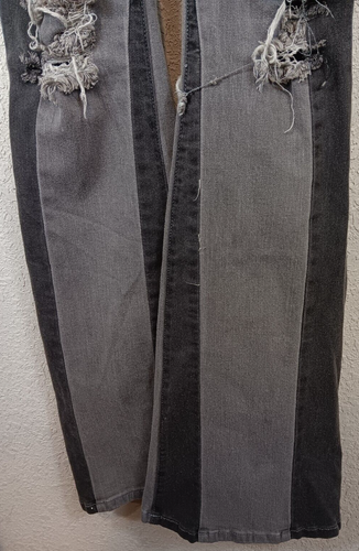 Fashion Nova Boho Hippie Grunge Two Tone Gray Black Bell Bottom Jeans Size 9 - Picture 7 of 12
