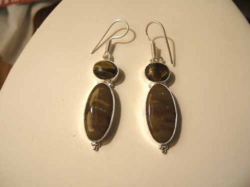 Encantadores y elegantes pendientes perforados de plata de ley con ojo de tigre (nuevos) - Imagen 1 de 6