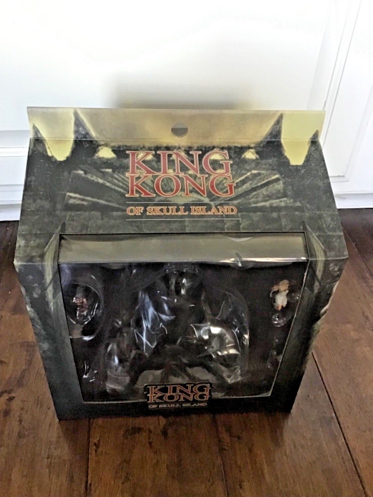 KING KONG MOVIE FIGURE BOXED ISLAND SET GREAT MOVIE PIECE NEW SEALED MEZCO TOYS KING KONG MOVIE FIGURE BOXED ISLAND SET GREAT MOVIE PIECE NEW SEALED MEZCO TOYS