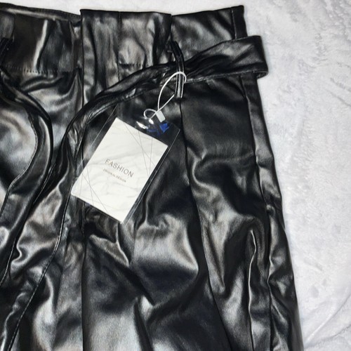 FASHION Women's S Black Faux Leather High Waisted Pocketed Belted Shorts NWT - Picture 15 of 23