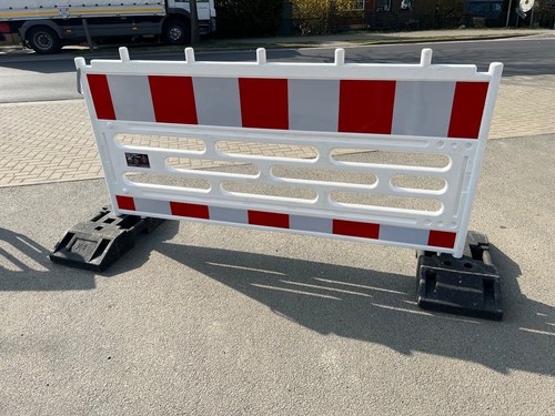 20 Stk Absperrung Set Schrankenzaun aus Kunststoff nach TL Absturzsicherung - Bild 2 von 9