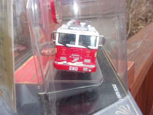 Code 3 City of New York Engine 280 mit Patch - #02453 - Bild 4 von 9