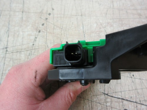 2014 Hyundai i30 GD Estate Fuel Flap Lock Motor Actuator - Picture 2 of 4