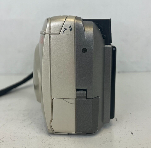 Olympus Camedia D-450 Zoom - PARTS/REPAIR doesn't power on - Picture 3 of 10