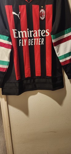 AC Milan 2022-2023 oversize winter football shirt, made by Puma. - Bild 4 von 9