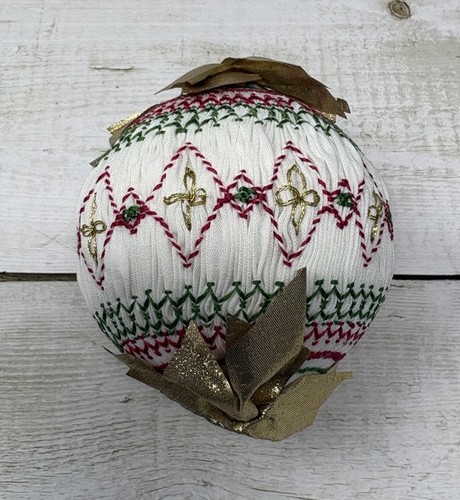 vintage smocked ball Christmas ornament gold red green crosses - Picture 4 of 6