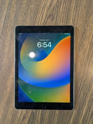 Apple iPad Pro (9.7-inch) A1674 32 GB, Wi-Fi + 4G, 9.7 in - Space Gray