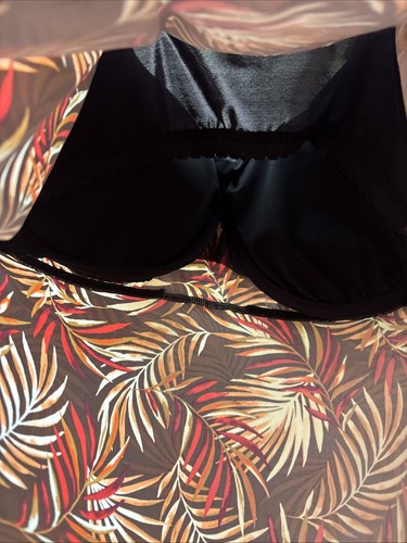 WOMEN'S "LANDS' END" SWIMSUIT TOP ~ SIZE 18~ PADDED - Picture 3 of 4
