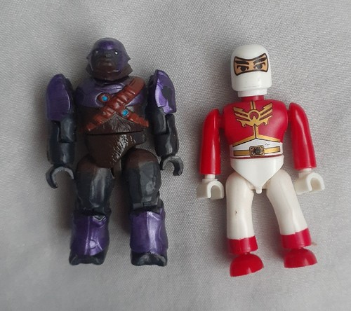 Halo Mega Bloks Covenant Purple Brute And Power Ranger Red Mini Figures Lot Of 2 - Picture 2 of 11