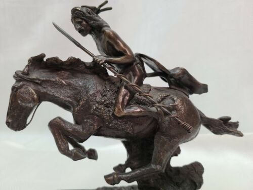 Scultura media bronzo Cheyenne di Frederic Remington - Foto 3 di 12