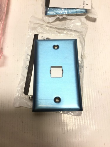 Leviton 61110-RG6 CAT6 T568 QuickPort eXtreme Klinke Modul grau & Abdeckplatte - Bild 6 von 7