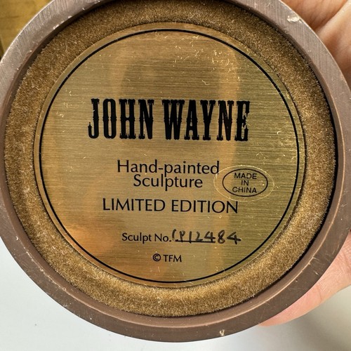FRANKLIN MINT JOHN WAYNE HAND PAINTED SCULPTURES SET OF 4 W/DISPLAY ~RARE~ - Picture 3 of 20