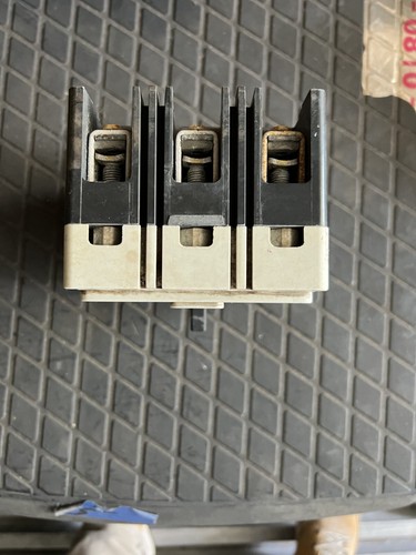 Martello Taglierina HCMP015E0C 15 Amp Cassa Stampata Motore Interruttore 3P 600V eaton - Foto 9 di 20