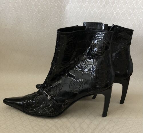Auth Chanel Black Leather Perforated CC Logo Camellia Boots Size 37 - Picture 3 of 9