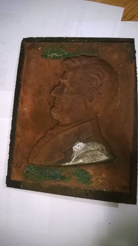 ANTIGUO RELIEVE PERFIL ESTAÑO NO MAGNÉTICO CHAPADO EN COBRE ENMARCADO ABRAHAM LINCOLN - Imagen 11 de 11