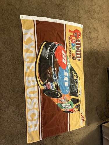 KYLE BUSCH #18 M&M'S RACING 3'X5' DELUXE FLAG NASCAR 2016 - Picture 5 of 5