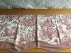1~JC PENNEY HOME~RED & OFF WHITE TOILE W/ CHECKERED SCALLOPED BOTTOM VALANCE #26